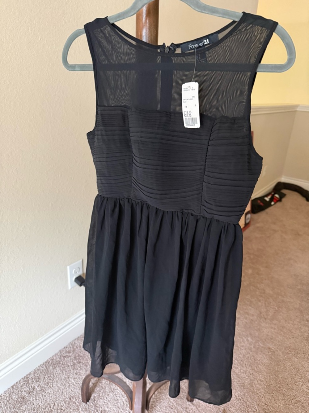 NWT Forever 21 Little black dress, women, party wear sleeveless, short dress - Picture 7 of 7